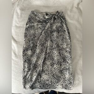 Elegant Black and White Skirt